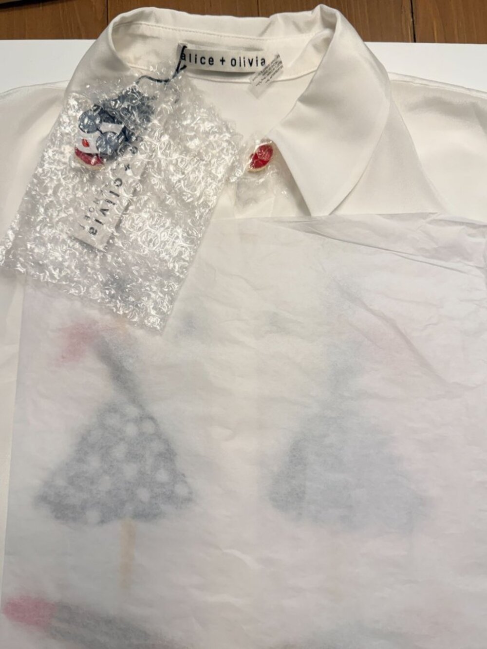 Alice + Olivia Willa I Am Woman Silk Blouse XS Lipstick Graphic NWT $350 - Picture 15 of 15